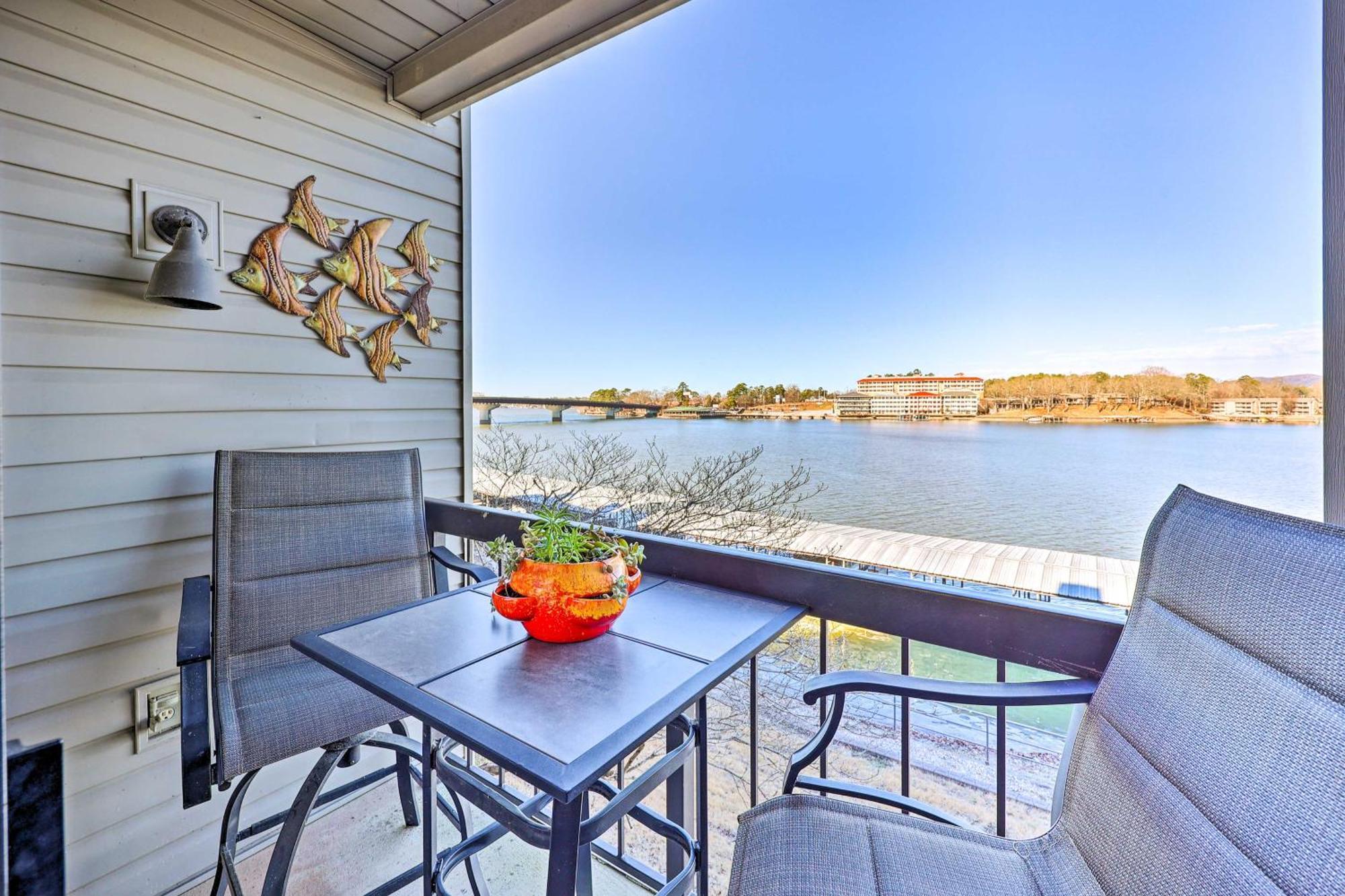Apartment Waterfront With Pool Access! *